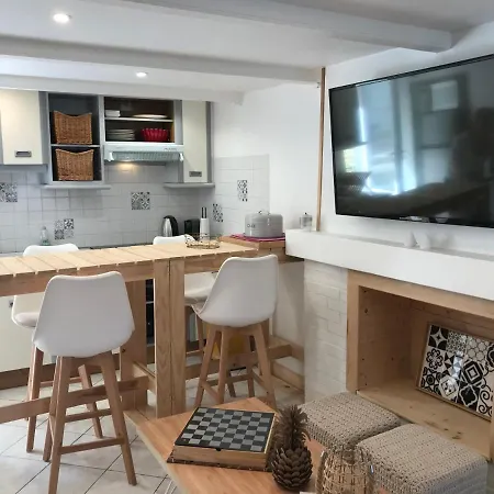 La Petite Maison D 阿贡科塔因维尔